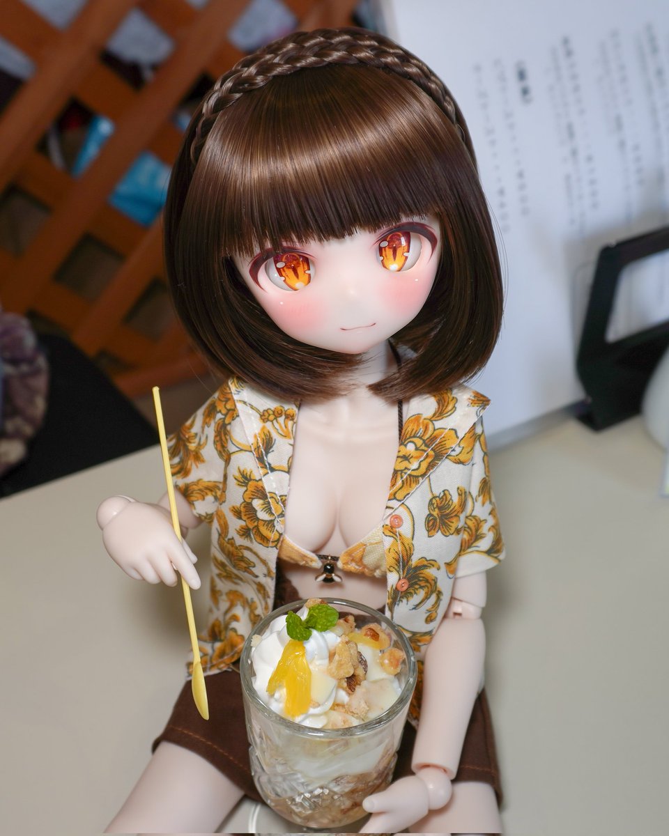 GunSmith_DOC's tweet image. こんにち!お昼やすみです!
パフェはいいぞっ!!
冷たいアイスに旬のフルーツ、
ドカ盛りの生クリーム…
ああ、休日が待ち遠しい…😆