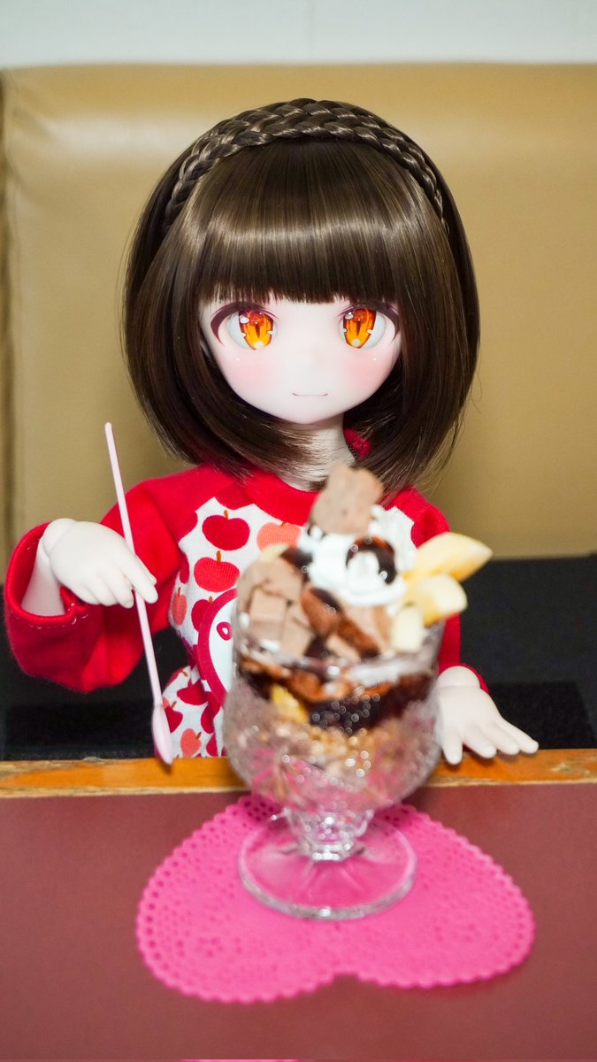 GunSmith_DOC's tweet image. こんにち!お昼やすみです!
パフェはいいぞっ!!
冷たいアイスに旬のフルーツ、
ドカ盛りの生クリーム…
ああ、休日が待ち遠しい…😆