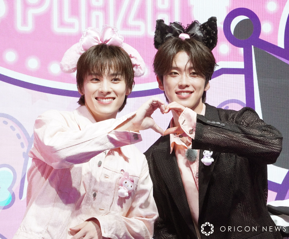 oricon's tweet photo. JO1河野純喜＆川西拓実
マイメロディ＆クロミとイベント登壇🩷🖤

＼俺の方がかっこいい／
ライブ直前まで“言い合い”
ルーティンのシェイクハンズにも苦情⁉️
https://t.co/ofTnzQAoOw

#JO1 https://t.co/6w4lCJpATg