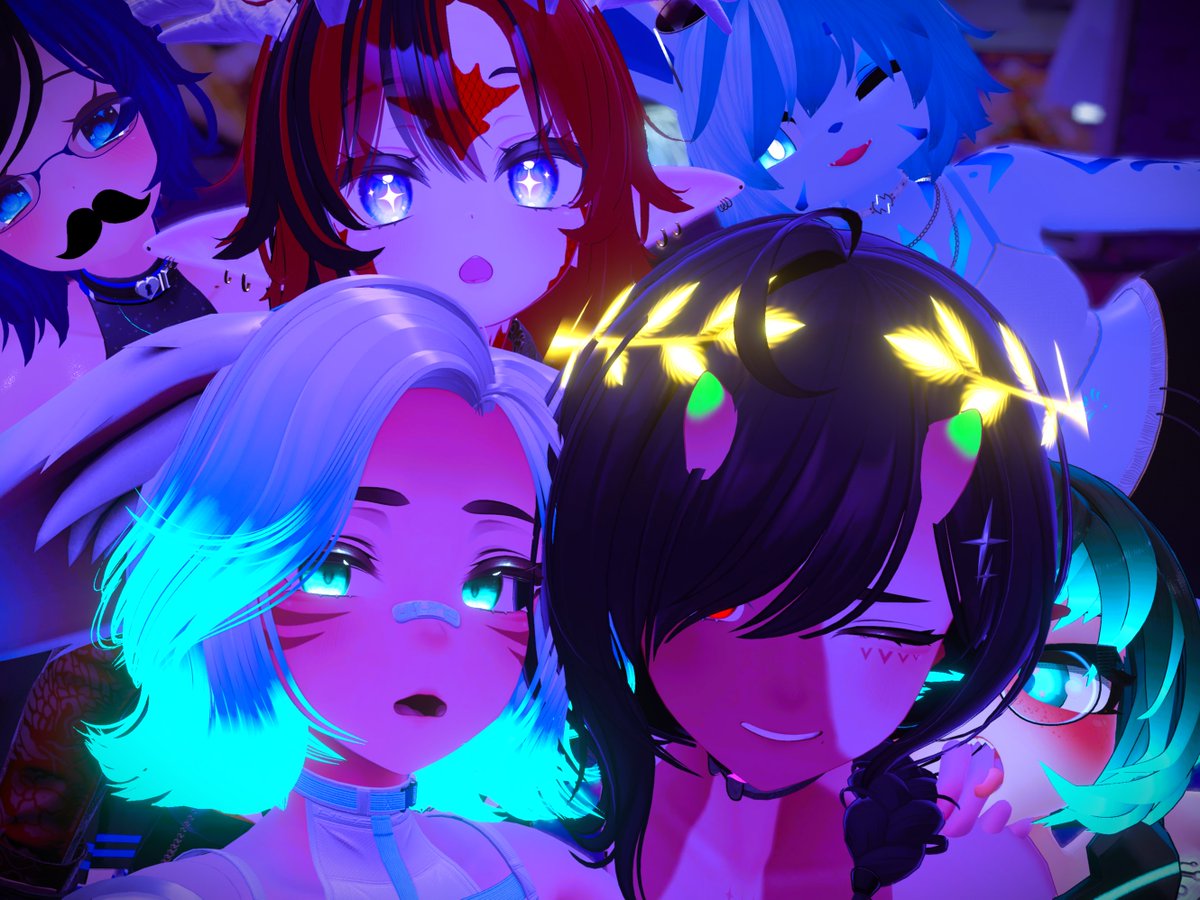 AuroraThePigeon's tweet image. remember to always love your friends &lt;3
photo was taken during friends b-day!