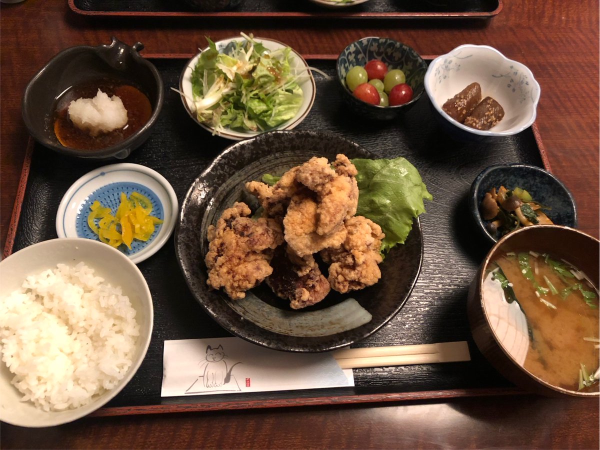 こんにちは😊　＃浜松　の天気はくもり⛅️
ザックザクのからあげが好きなのですが、自分で作るとザクザク度が足りません…🥹
油の量をケチってるのがいけないのでしょうか🤔
コツがあれば教えてください🥰
本日もよろしくお願いします🍀✨

＃企業公式相互フォロー