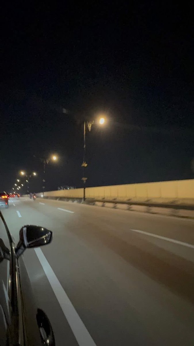 "Eastern Dispersal Link (EDL) Expressway, Johor Bahru"

Saya turun meninjau Lebuhraya EDL dan mendapati sebanyak 65 unit lampu jalan tidak menyala daripada keseluruhan 460 unit yang dipasang sepanjang 8.24km lebuhraya ini.

Maklumat yang saya terima daripada pihak MBJB,