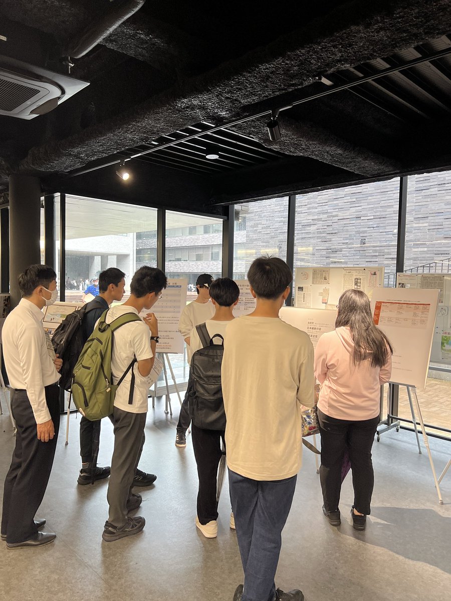 KSU_p_r's tweet image. ただいま、法学部の学生による、2025参議院選挙の各政党マニフェスト研究発表会が行われています🗣️✨
#京都産業大学なう #なんか面白そう