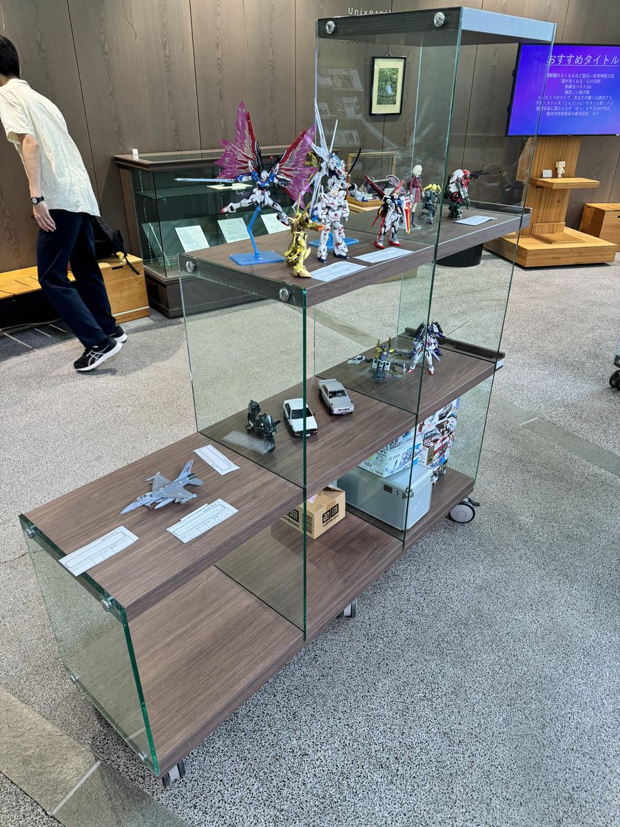 図書館展示の設営完了しました！
展示期間は1週間です。お立寄りの際はぜひご覧ください🙏