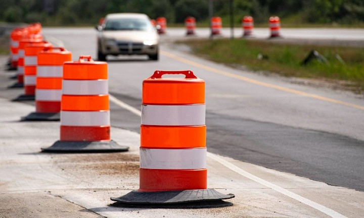 MDOT_BWB's tweet image. Construction EB I-69
Location: EB I-69 after Capac Rd.
Lanes Blocked: Intermittent Single-Lane Closure
Starts On: 07/23/2025 at 9AM
Ends On: 07/23/2025 at 2PM
#MDOT