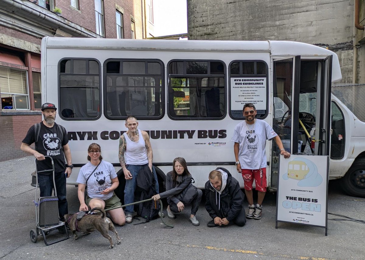 fionaeyork's tweet image. Former residents of CRAB Park & other encampments are going mobile w/ a "Cooling Bus" to beat the heat.
The Cooling Bus is a grassroots initiative led by “peers” – community experts deeply connected to the DTES.
The team is “taking it to the streets” on Mon, Weds and Fridays 🚌