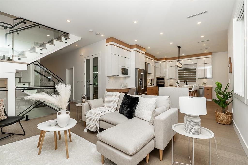 RockPacificTeam's tweet photo. 🏡 Just Sold! 🏡 
Congratulations to our buyer of 7511 205 St! 

This stunning 2024-built home features:
 ✔️ 6 Bedrooms 
✔️ 5 Bathrooms
 ✔️ 3,594 Sqft of living space 
✔️ Legal Basement Suite – Perfect for extra income or family living! 

Call today to make the first move https://t.co/IADzrAse74