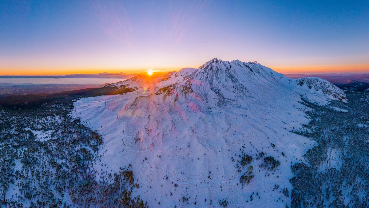 Nevado de Toluca, desde una perspectiva poco vista y después de una tormenta de nieve que, desafortunadamente, no ocurre desde 2018. Al fondo a la izquierda, Izta-Popo. 

#nevadodetoluca #xinantecatl #SonyAlpha #chicnautecatl