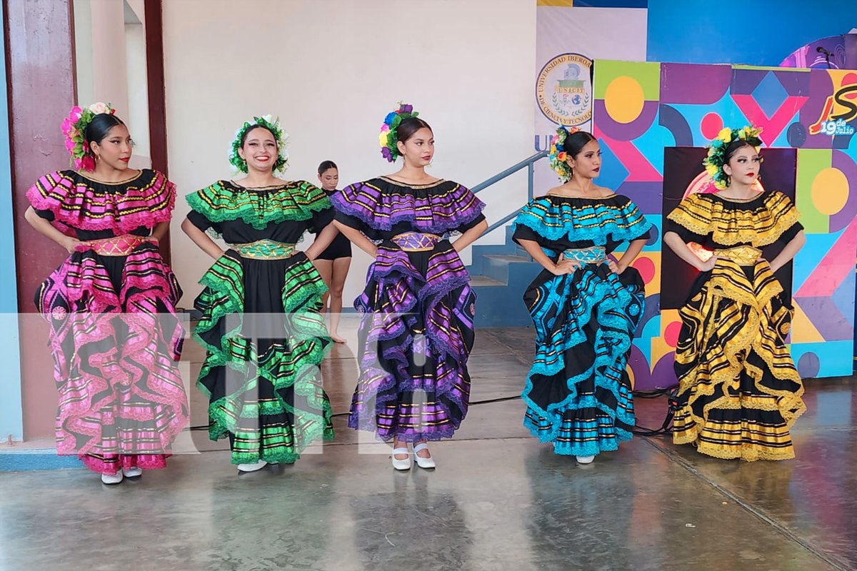canaltn8's tweet photo. 🎉 Desde UNICIT se celebró la Gala Artística Universitaria “La Prosperidad, la Felicidad y la Paz” en saludo al Día de la Alegría.🎶 Danza, música revolucionaria y orgullo patrio llenaron el escenario con cultura y juventud. #UNICIT #Nicaragua https://t.co/upAIWqlnhJ