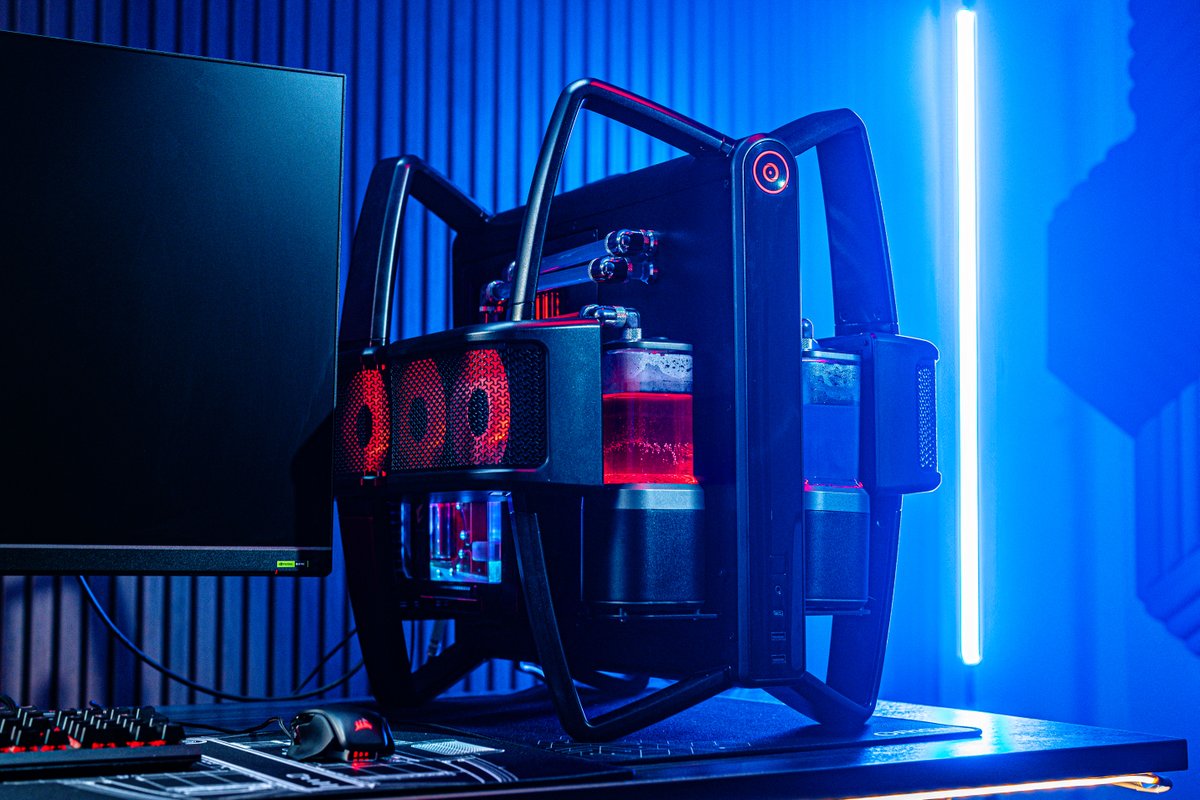 ORIGINPC's tweet image. Ever wondered what the Arachnid would look like on your desk?
Here’s a glimpse into the future. 🕷️ 🖥️