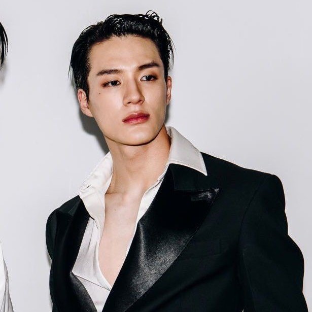 cassie | cek bio buat liat link medium yang baru tweet media