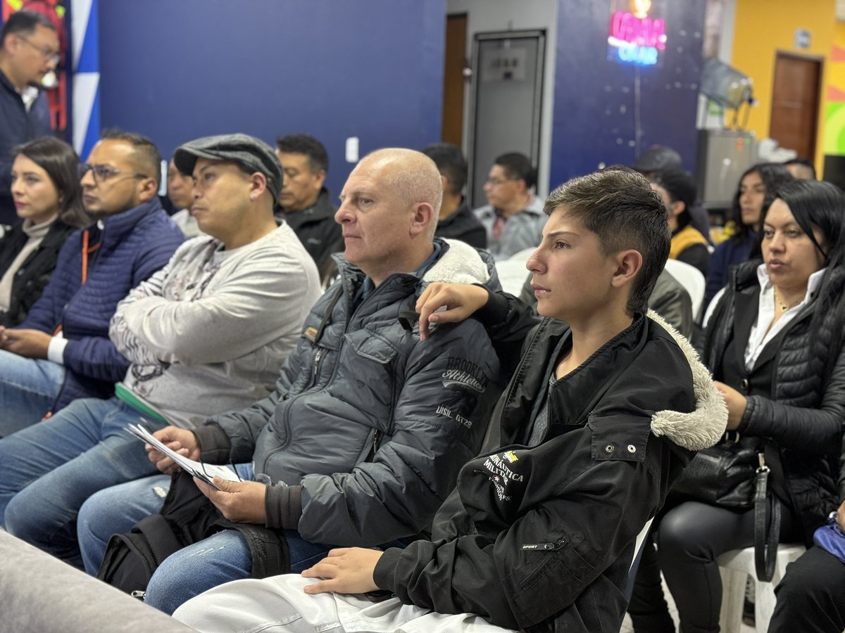 🎶Hoy realizamos la socialización de la convocatoria de acreditación para agrupaciones musicales interesadas en hacer parte de nuestros escenarios.

📝 Así, compartimos detalles del proceso, resolvemos inquietudes y socializamos toda la información necesaria para su postulación.