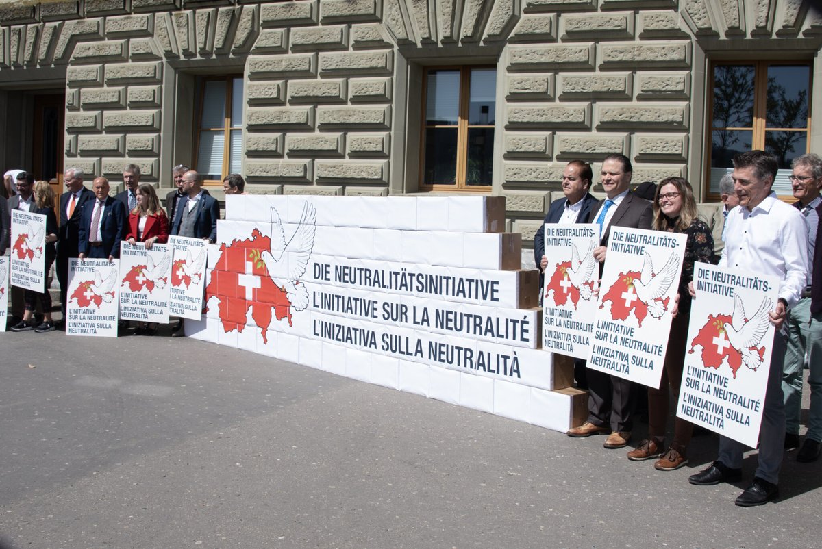 Pro_Suisse's tweet image. Mit einer Mitgliedschaft bei Pro Schweiz unterstützt ihr unsere Arbeit für eine freie, neutrale und souveräne Schweiz mit direkter Demokratie. 🇨🇭
Das Volk und die Bürger stehen bei uns immer an erster Stelle.
Jetzt Mitglied werden: proschweiz.ch/mitglied-werden
#ProSchweiz
