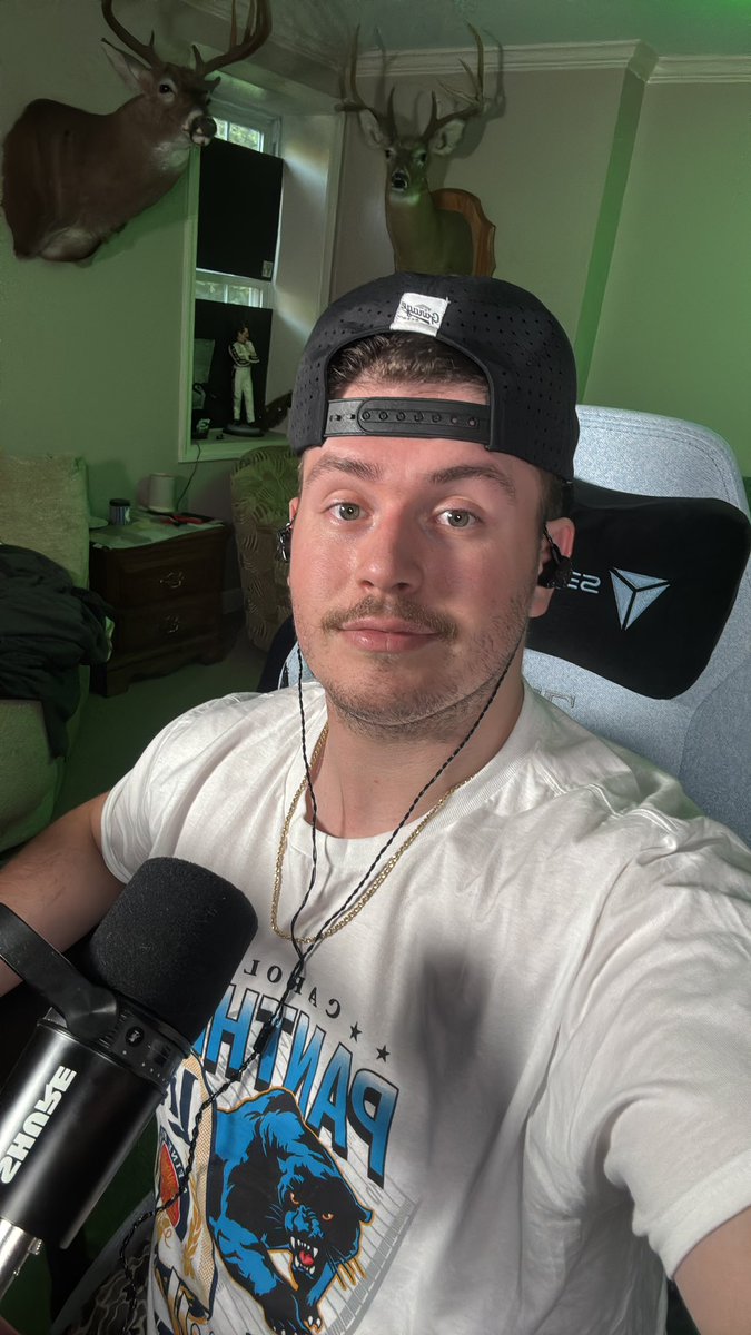 CSlayergaming's tweet image. We live on kick come join me for the best customs time on warzone #warzone #gaming 

kick.com/chanslayer