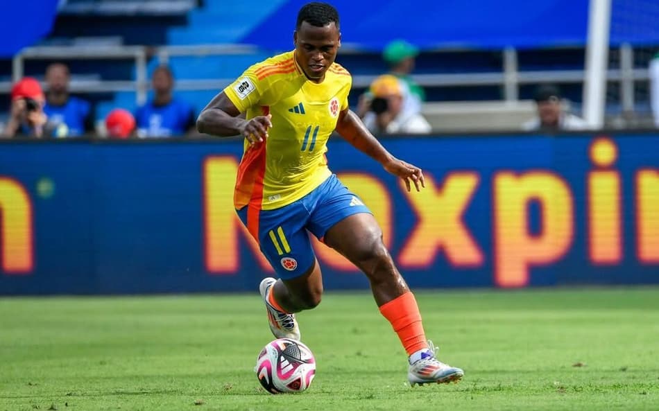 WolvesColombiaa's tweet image. AHORA SÍ OFICIAL.
Todo acordado para que Jhon Arias sea nuevo jugador de los Wolves. El movimiento se da por un total de €22M por el 90%, dónde €6M serán para Patriotas(37%).
Muy posiblemente Jhon dispute su último partido mañana ante Cruzeiro dónde será su despedida.
@geglobo