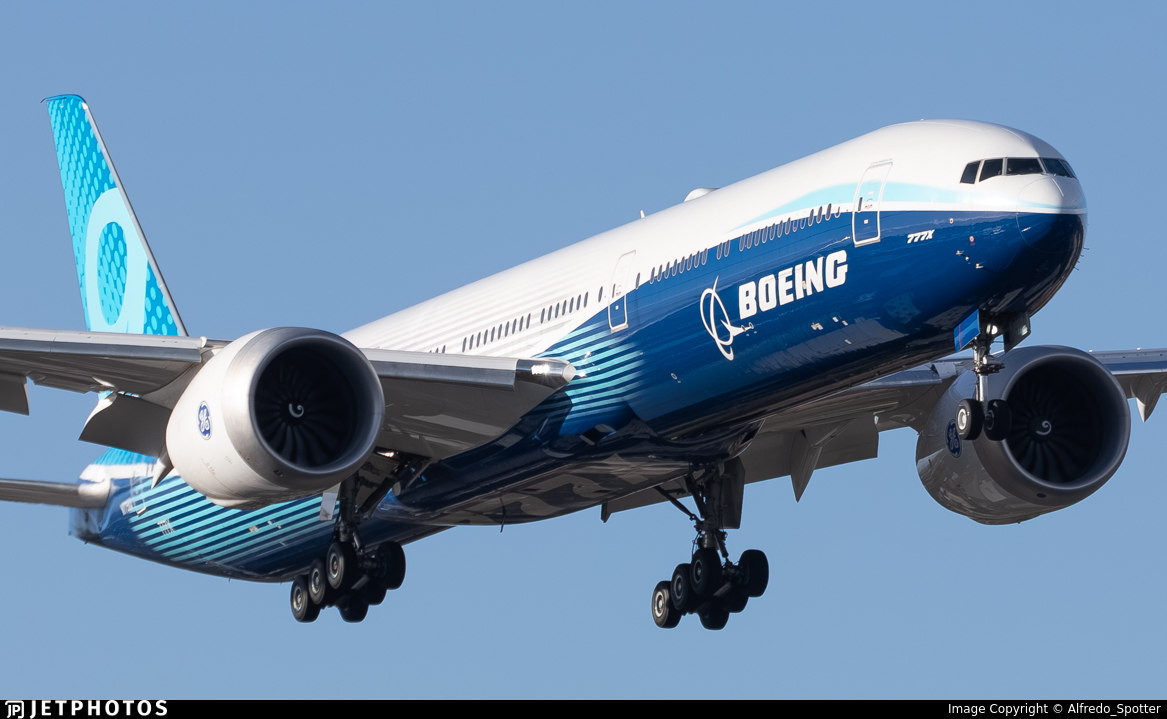 JetPhotos's tweet image. A Boeing 777-9 landing in Seattle. jetphotos.com/photo/11762375 © Alfredo_Spotter
