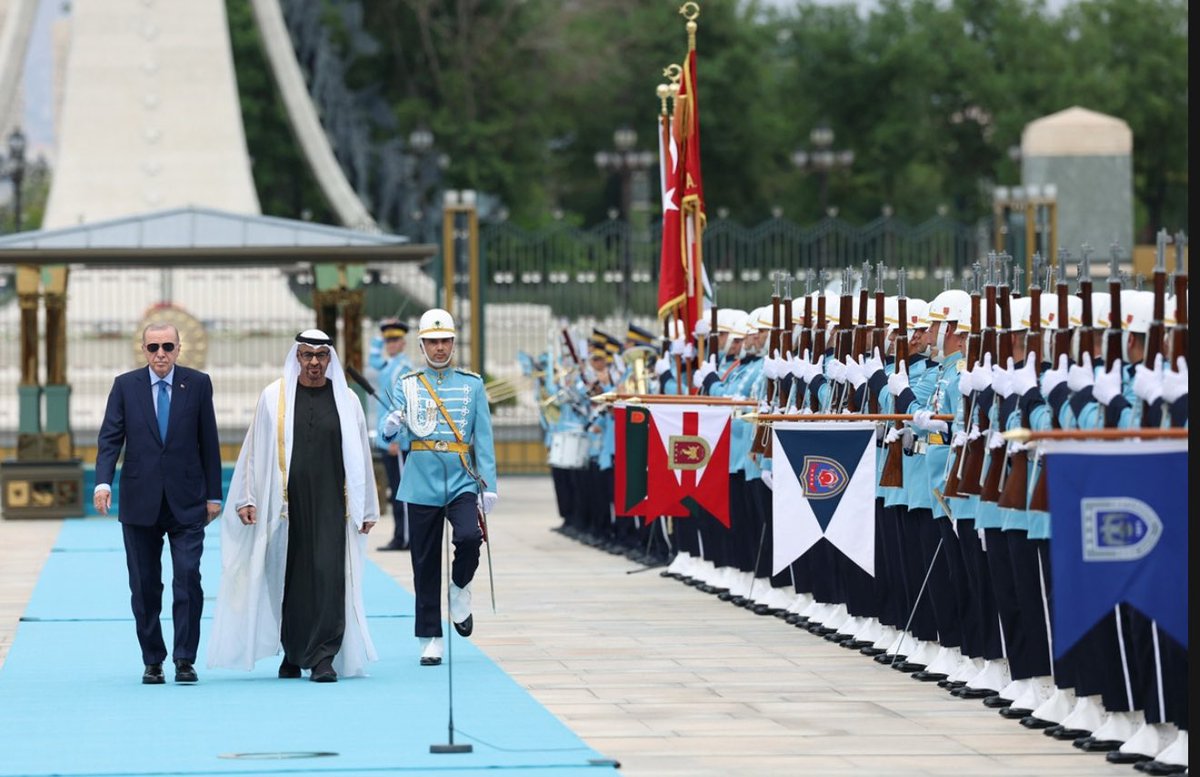 Dünyanın
güçlü kuvvetli ve kardeşlerini bir araya toparlamış bir Türkiye’ye çok ihtiyacı var.

İhtiyaca cevap verilecek.

1000 odalı külliye neden yapıldı, herkes öğrenecek.