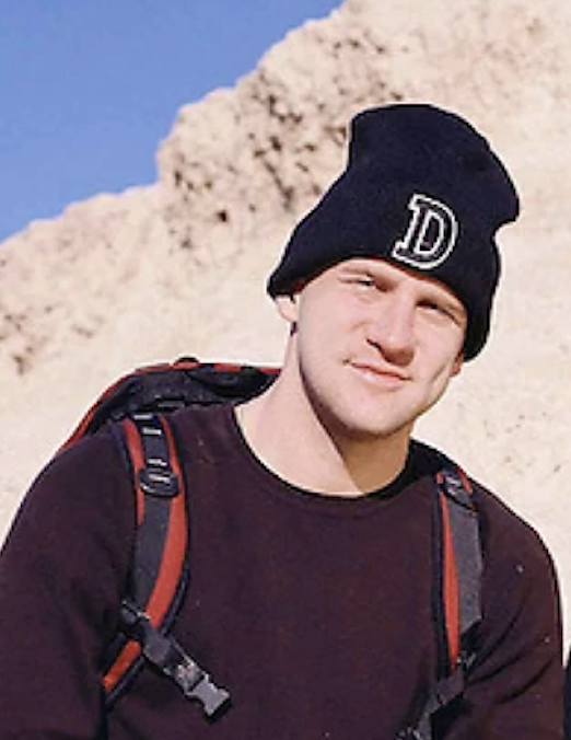 TARbirthdays's tweet image. Today, July 16th, Happy Birthday to Kellie Wells-Brinkley, an Olympic medalist who was eliminated way too soon in S32 and Dave Lepeska, one of our favorites from S2! Hope you're both having a great day!
@KellieWellz @dlepeska #AmazingRace