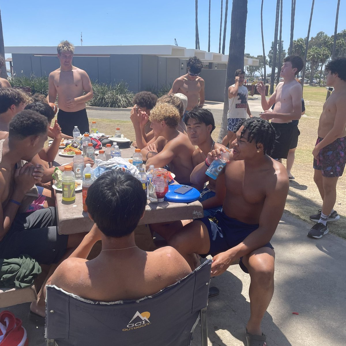 coachcurtis7's tweet image. Great team bbq & beach party today @ Doheny State Beach. Creating lifelong memories and team bonding for the upcoming season! Go, Saints! @CreanFootball TY to Debra Ness & our parent volunteers! Colossians 3:23