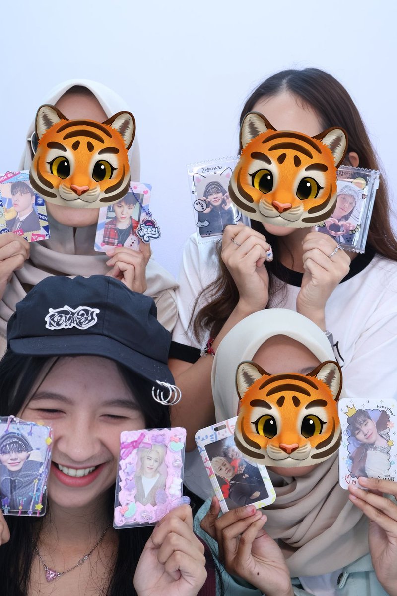 viifluffy's tweet image. Thankyouu for to night guysss 😚❤️🖤 dua frame dalam satu minggu sama @eummactually, ktmu lgi talk show kupas tuntas au soonhoon with @snhnshau ditambah new member @hooniefactory  😚🫶🏻🖤❤️ 

and frame by @howoopalace #HOWOODAYwithHWP