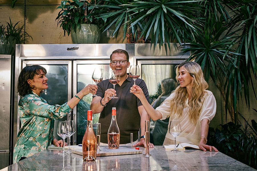wineworldnews (@wineworldnews) on Twitter photo Another VIP on the wine market.... <a href="/NorahJones/">Norah Jones</a> Joins French Winery Maison Wessman as Co-Owner, Launching Her First Wine Brand tinyurl.com/35bjr7tt via <a href="/WineIndustry/">Wine Industry Network</a> Another VIP on the wine market.... <a href="/NorahJones/">Norah Jones</a> Joins French Winery Maison Wessman as Co-Owner, Launching Her First Wine Brand tinyurl.com/35bjr7tt via <a href="/WineIndustry/">Wine Industry Network</a>