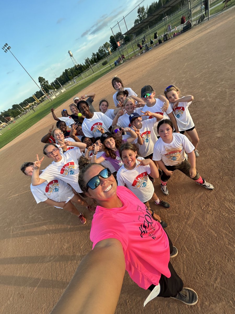 Coach_M_Booth's tweet image. Last day of youth camp!!✅ this group was a wild bunch!!