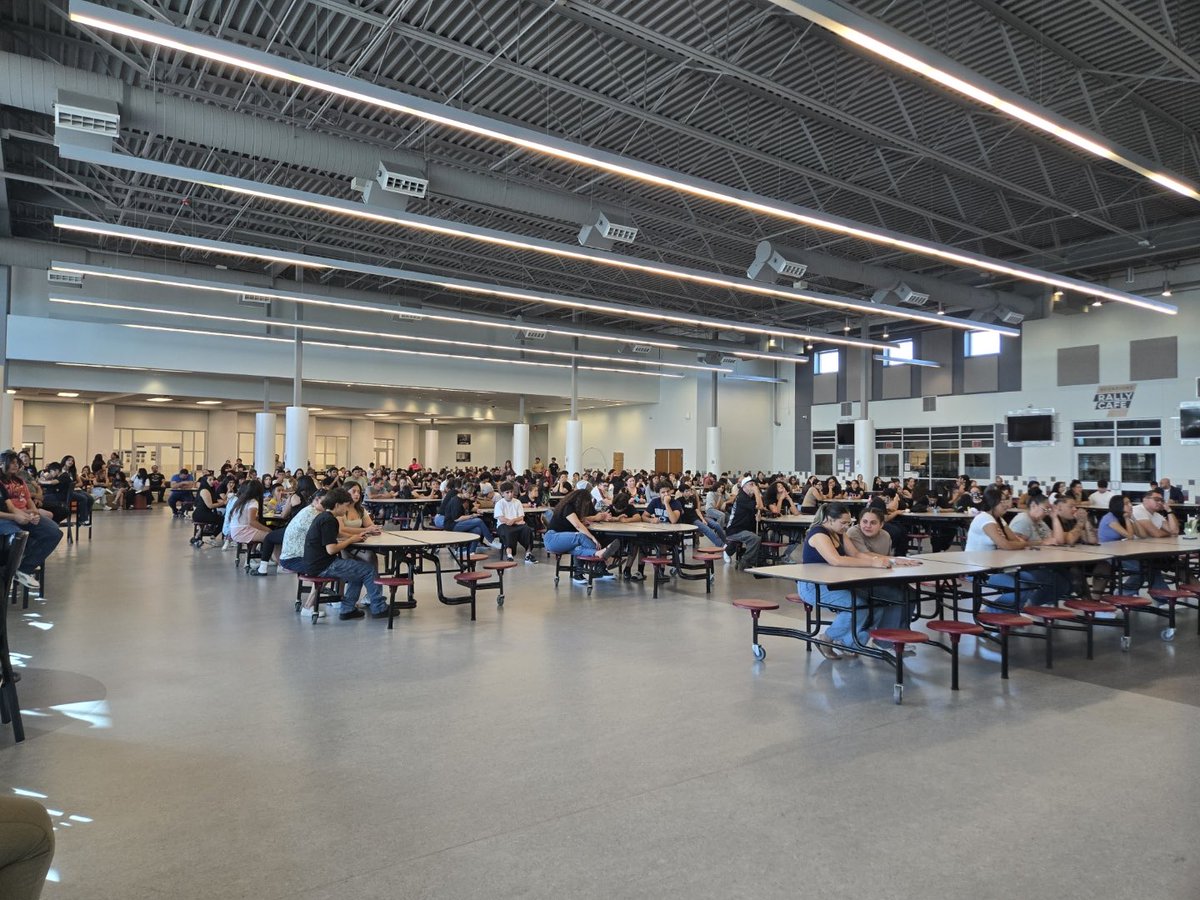 Welcome to Horizon High School class of 2029.  Parent leadership meeting with Mr Valero! ⁦<a href="/ClintISD/">Clint ISD</a>⁩
