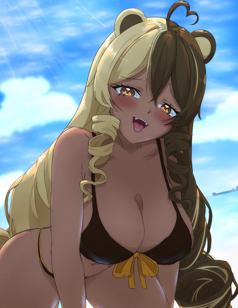 I hired this bear to stare at you ..
 (´∀｀；)