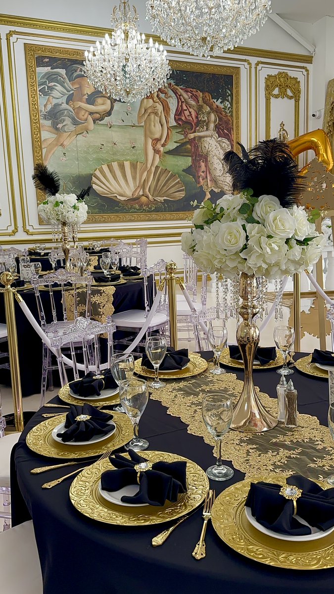 TheGSPalace's tweet image. ✨ Isabella, we still think about your classy masquerade quinceañera to this day, a night full of elegance, mystery, and unforgettable memories! 🖤🎭👑 #QuinceañeraQueen #MasqueradeMagic #TheGlassSlipperPalace #QuinceVibes #DTLA #Venue #Quinceañera #Sweet16  #Masquerade #Elegant