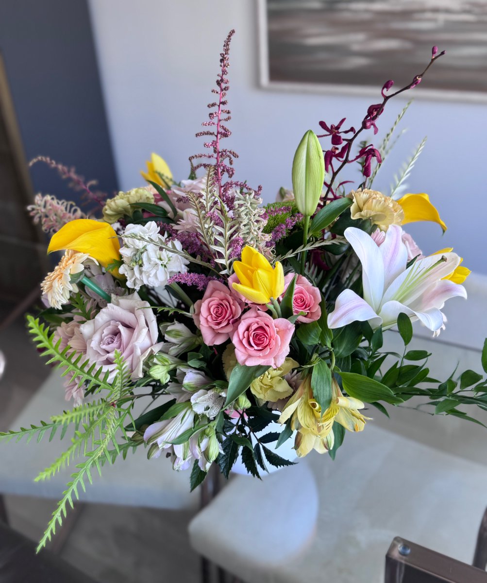 MsScarlettReid's tweet image. This arrangement is so gorgeous! Thank you to a special sweetheart 😘