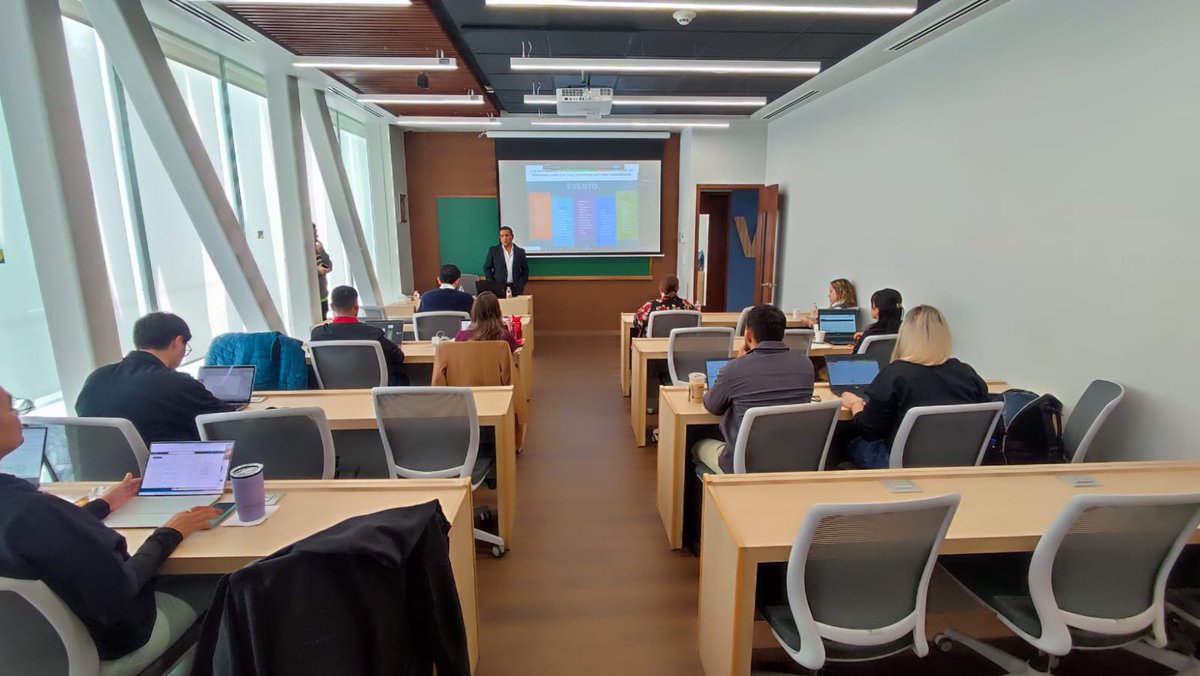 AmprofecA's tweet photo. 🤩 La Certificación C.O. Expo sigue fortaleciendo a los profesionales de la industria de reuniones, exposiciones y eventos.
¡Seguimos impulsando la profesionalización del sector!
#COExpo #AMPROFEC #ReCertificación #IndustriaDeReuniones #Eventos #FormaciónEjecutiva https://t.co/1RB4rSreQ4