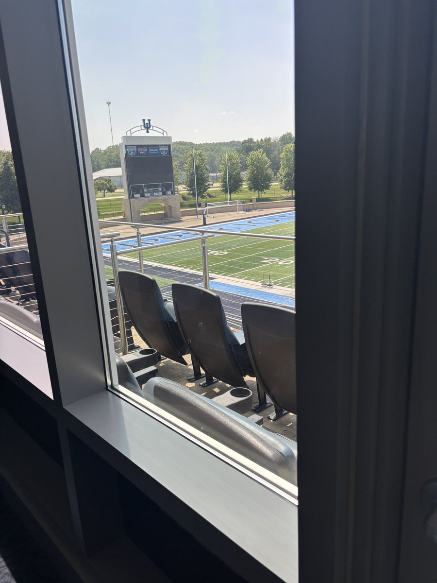 Had a great visit at Upper Iowa University getting to learn all about the school and its program, thanks to <a href="/Coach_Hoskins/">Jason Hoskins</a> <a href="/TaylorMarkhus/">Markhus Taylor</a> looking forward to coming back up this Friday to showcase what i can do at camp.  

<a href="/HLR_FOOTBALL/">Richards Football</a> <a href="/EDGYTIM/">Timothy “EDGYTIM” OHalloran</a> <a href="/CoachShen/">Anthony Sheehan</a> <a href="/One11Recruiting/">One11 Recruiting</a>