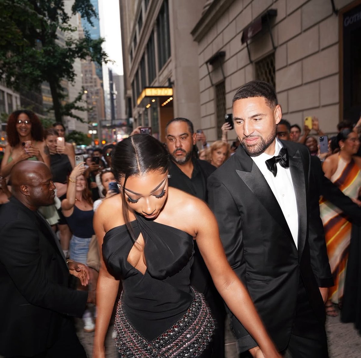 Megan Thee Stallion and Klay Thompson arriving to the inaugural Pete and Thomas Foundation Gala!