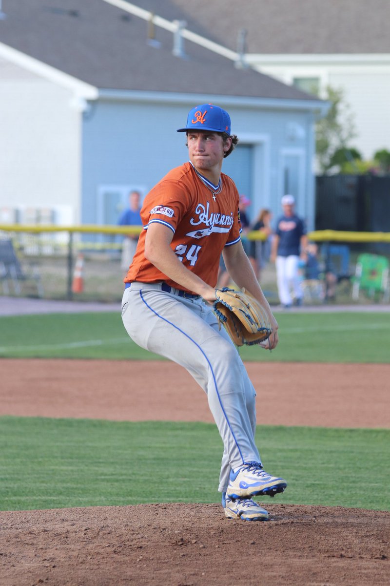 Final line from <a href="/MaxStammel/">Max Stammel</a> in his first start of the summer:
4 IP, 2 R, 2 H, 2 BB, 3 K 👏 👏 👏