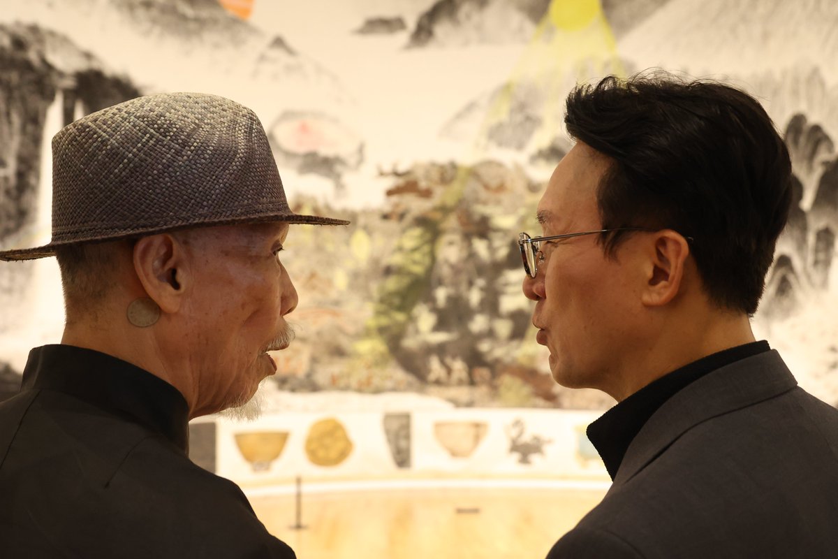 ms2030's tweet image. #총리일보 (’25. 7. 16.)

경주 APEC 현장점검 2일차. 어제 숙박시설 점검에 이어 오늘은 행사의 품격을 끌어올릴 문화콘텐츠 준비 상황을 확인했습니다.

이어서 대한상의 하계포럼에 참석해 기업인분들과 K-APEC 성공 개최 방안을 논의했습니다.