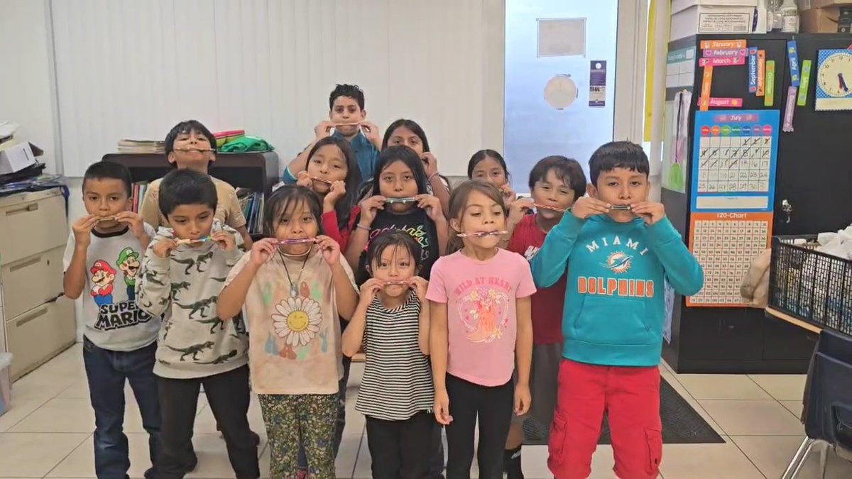 mdcpsmigrant's tweet image. Our students at Everglades Center learned about harmonicas and had fun making one of their own.

#YourBestChoiceMDCPS
#Summer305 #SYIP2025
@SuptDotres
@MDCPSTitleI
@MDCPS