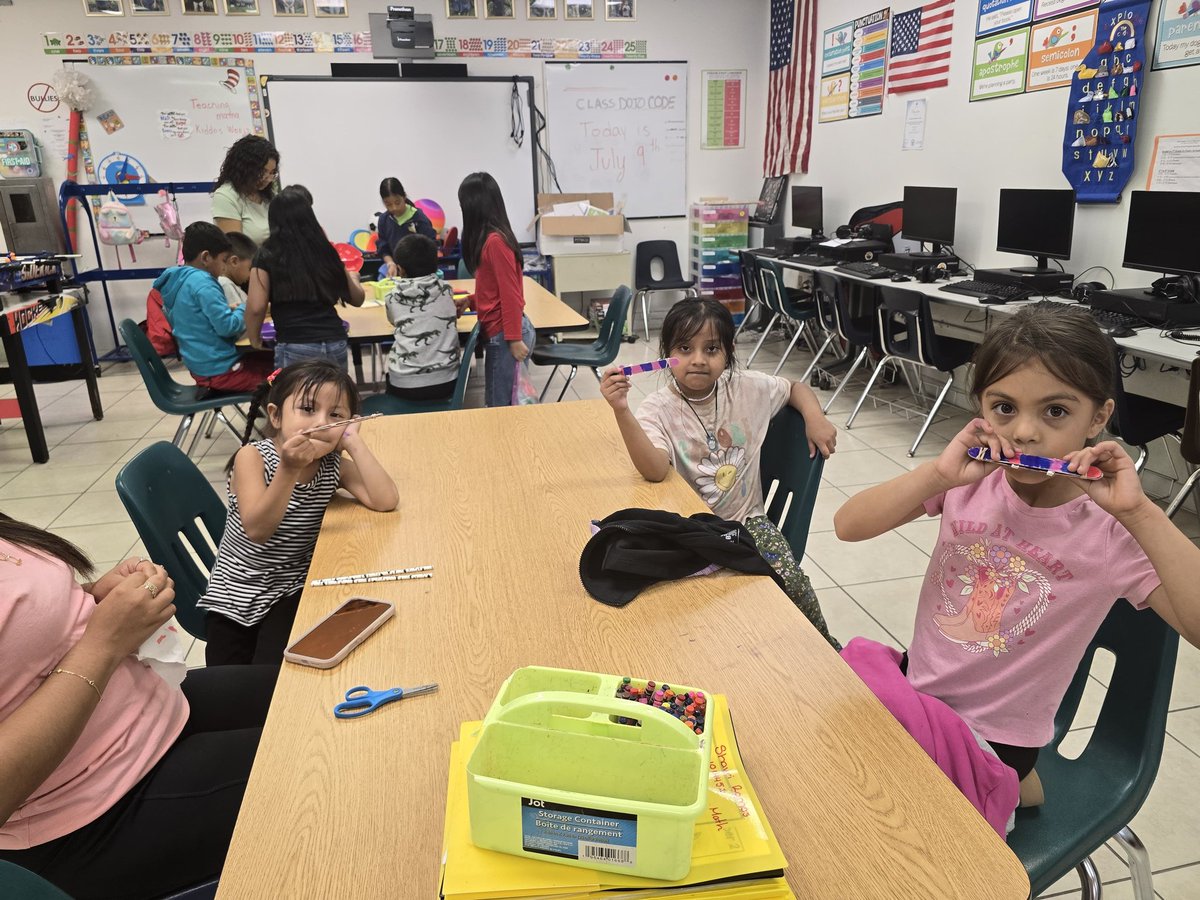 mdcpsmigrant's tweet image. Our students at Everglades Center learned about harmonicas and had fun making one of their own.

#YourBestChoiceMDCPS
#Summer305 #SYIP2025
@SuptDotres
@MDCPSTitleI
@MDCPS