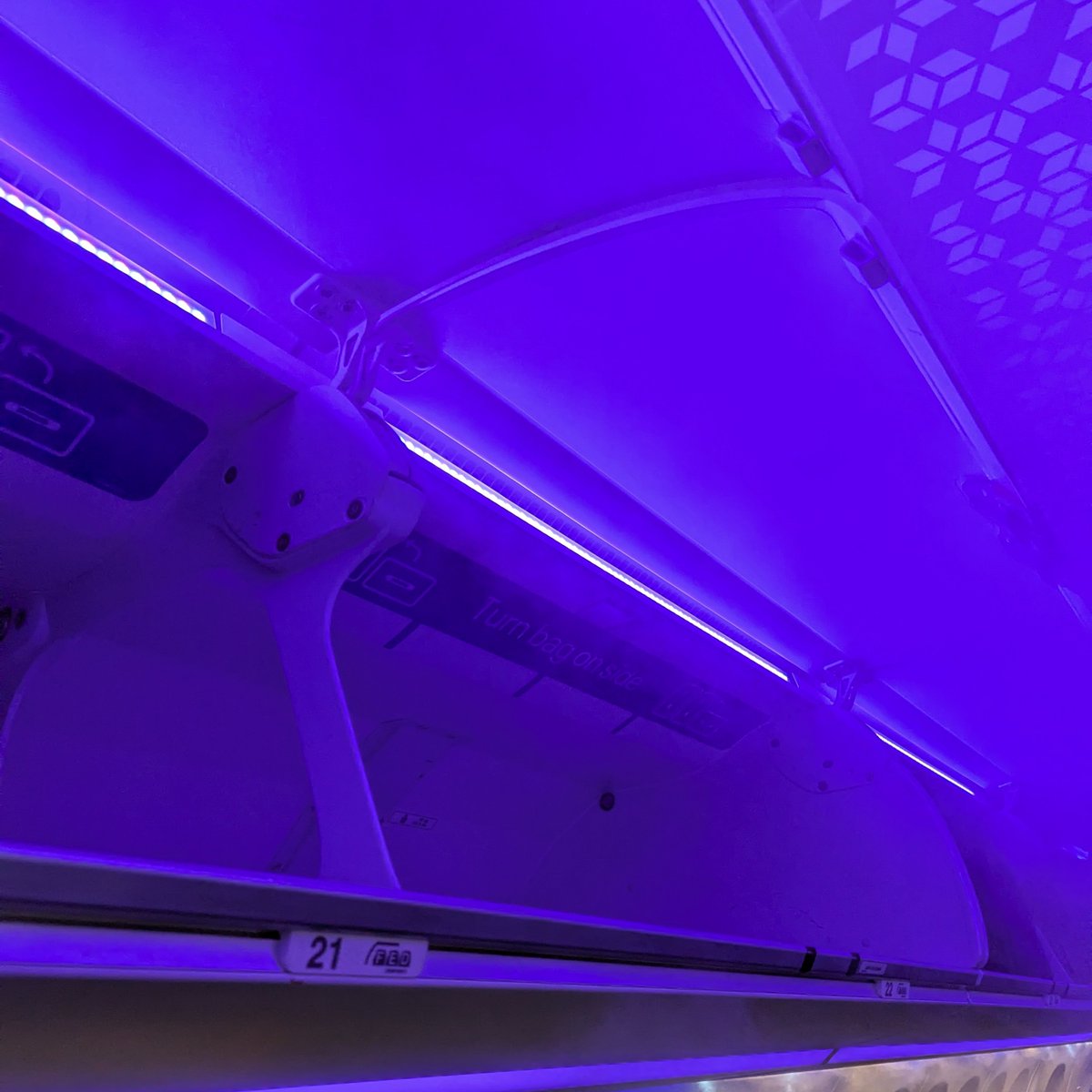 ruoff47's tweet photo. Shout out to @united for making people gate check their bags due to 'no more room' in the overhead bins, only for more than half them be empty. Flight is delayed and people will be missing their connections -- a personal item will not be enough for an unexpected overnight stay. https://t.co/IMwtt3ddWz