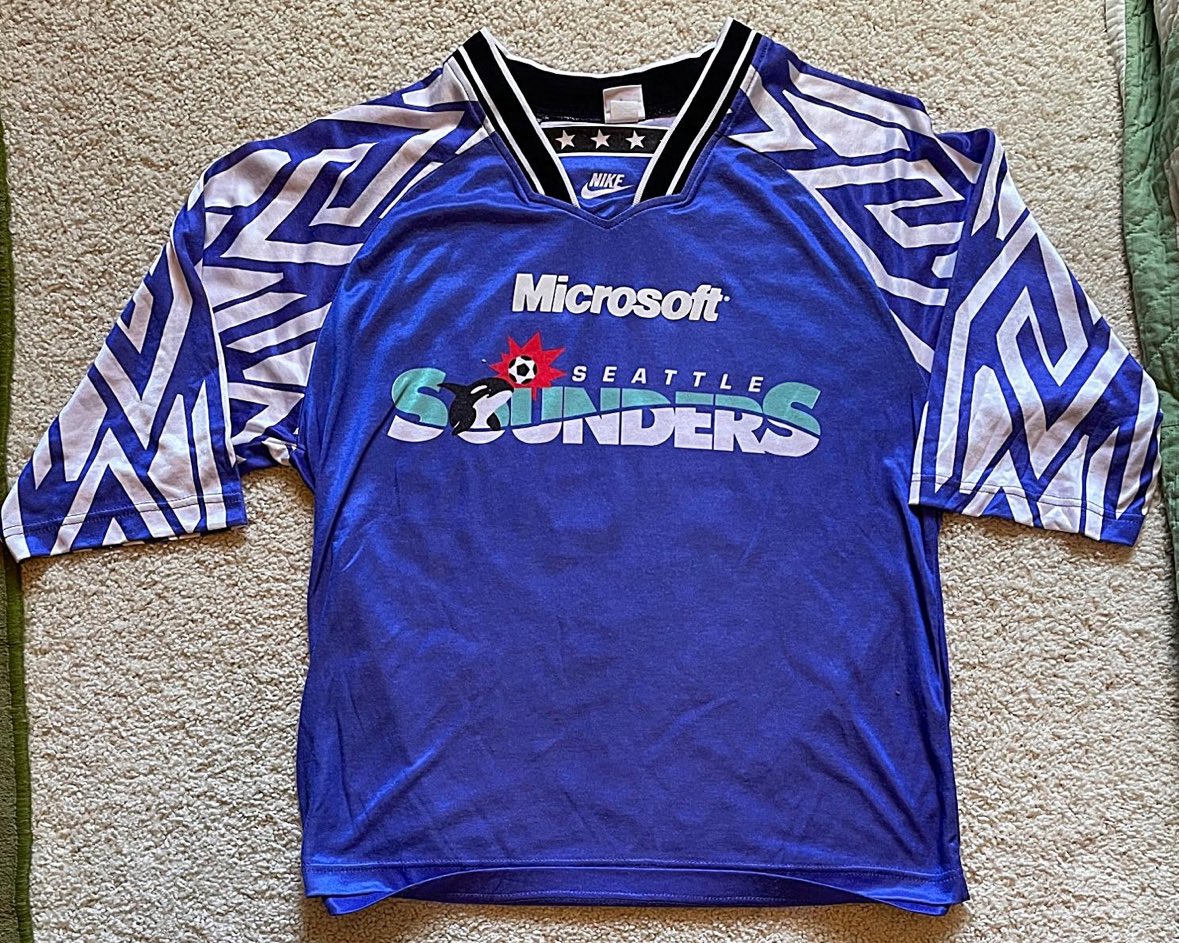 StardustFC's tweet photo. @olive_york I love the Seattle kit. The Sports Illustrated take was wild. If they thought it was ugly, fine, but they went on about how Seattle could’ve dug into their great legacy of kits, and this seemed thrown together - when it’s literally a mashup of our 1994 Home / Aways. https://t.co/nXqPAY1LeD