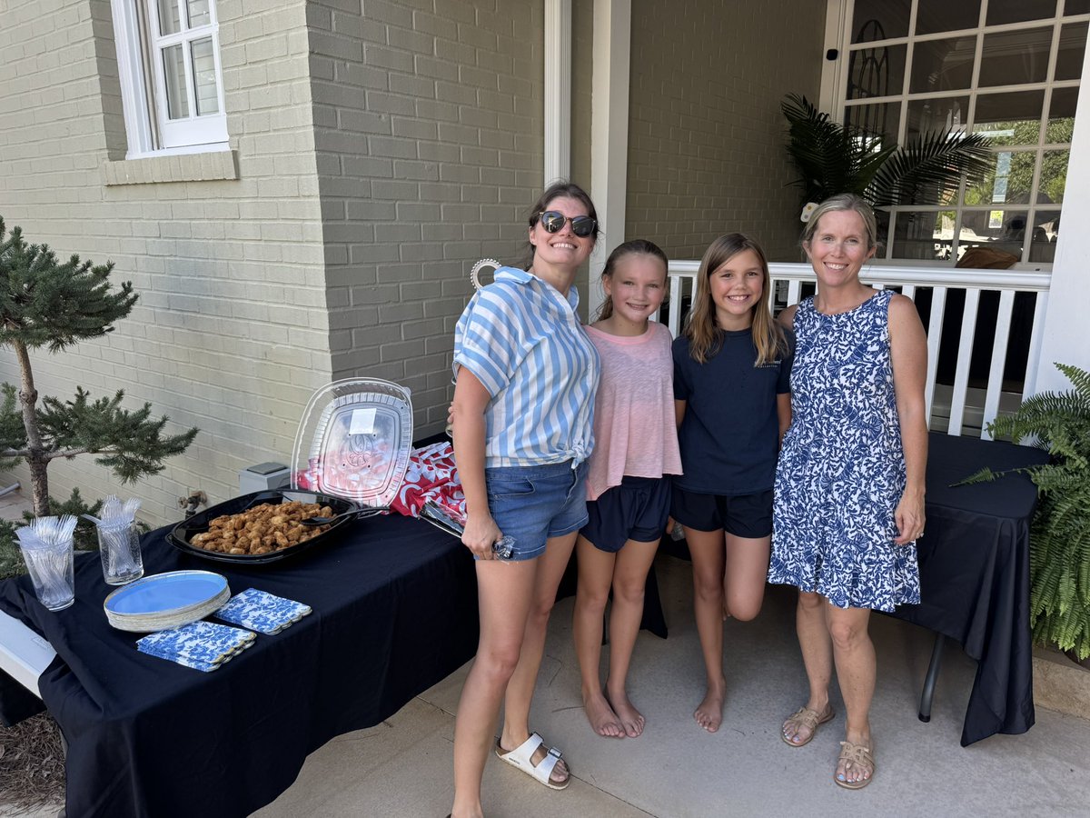 BGHS_Cheer's tweet image. Thank you to the Mantlo Family for hosting an amazing high school team bonding night! Also, a big thank you to Laura Crabtree for her help with the camp door hangers. The Purples are ready to head off to cheer camp on Friday!