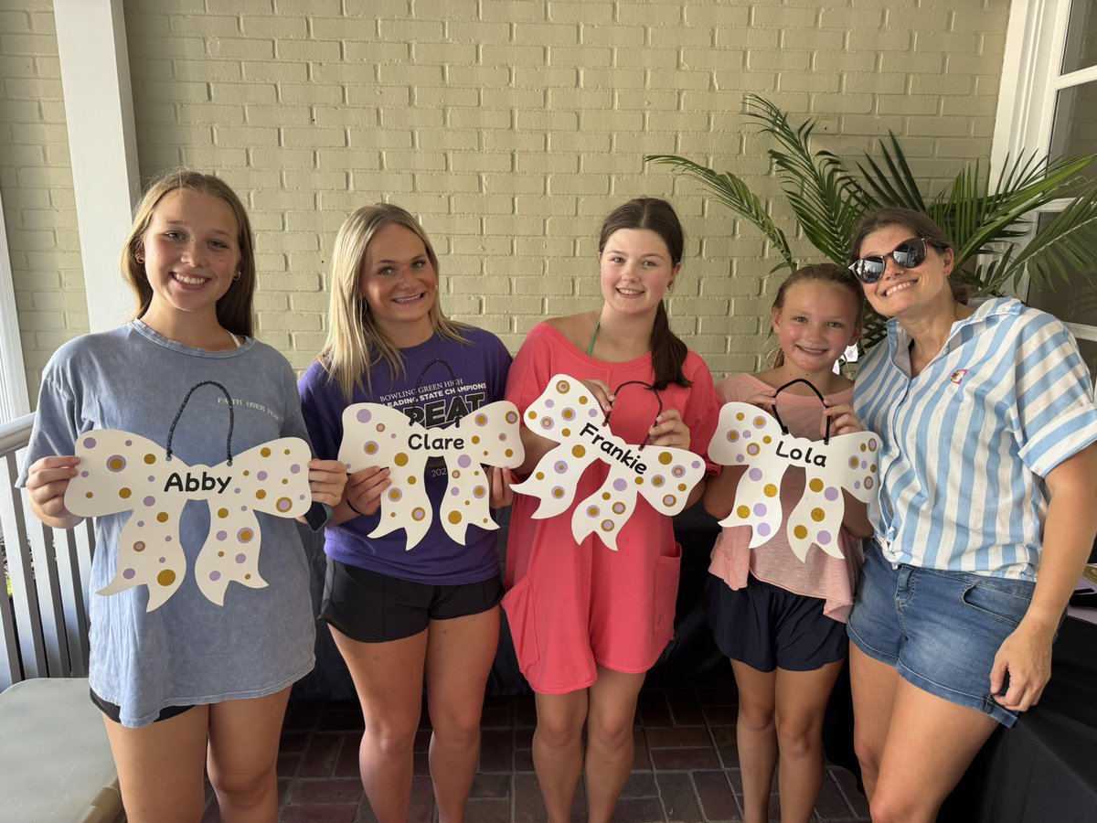 BGHS_Cheer's tweet image. Thank you to the Mantlo Family for hosting an amazing high school team bonding night! Also, a big thank you to Laura Crabtree for her help with the camp door hangers. The Purples are ready to head off to cheer camp on Friday!