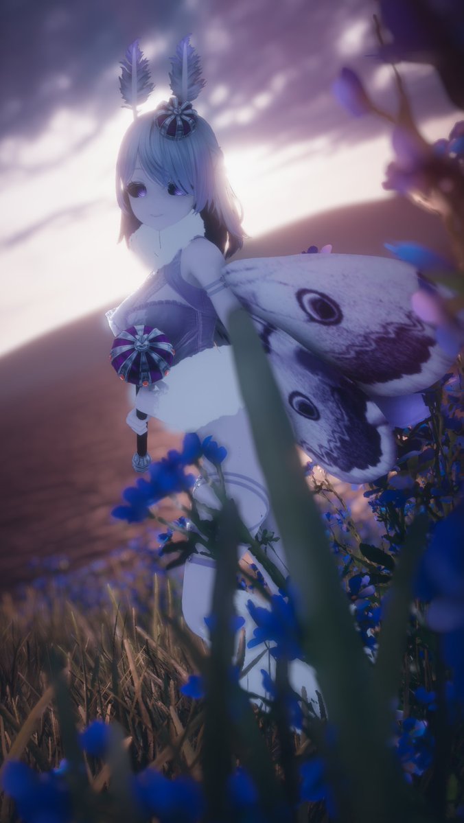 VioletRainVR's tweet image. Moths are nocturnal pollinators, you know💜
📸: @Korvox_
#VRChat #VRChatPhotography