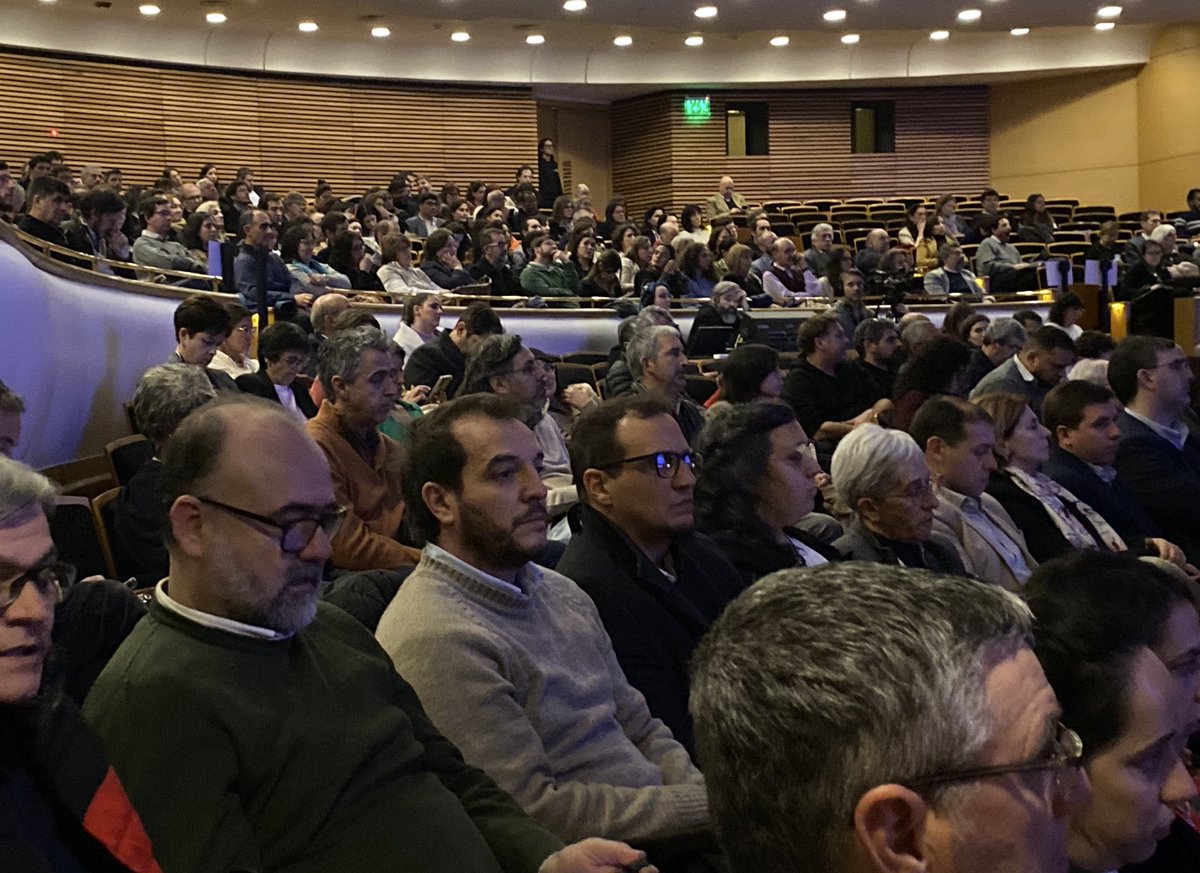 🗣️Se realizo el lanzamiento del Dialogo Social en el Auditorio del Sodre

👉🏼Esta instancia marca el inicio del trabajo colectivo en areas claves de consensos sobre la proteccion y seguridad social en nuestro pais🇺🇾