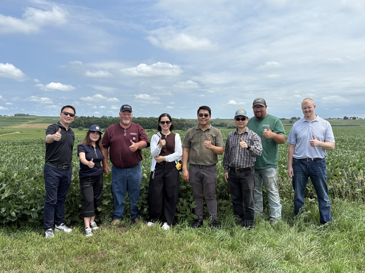 When Ritzman ag &amp; AGP brings a group by from Thailand you treat them to ribeye sandwiches sweet corn and fresh peach pie thanks to my wife. ⁦<a href="/IADeptAg/">Iowa Dept of Agriculture & Land Stewardship</a>⁩ ⁦<a href="/IowaSoybeans/">IowaSoybeans</a>⁩ ⁦<a href="/logan_brooke_54/">Logan</a>⁩