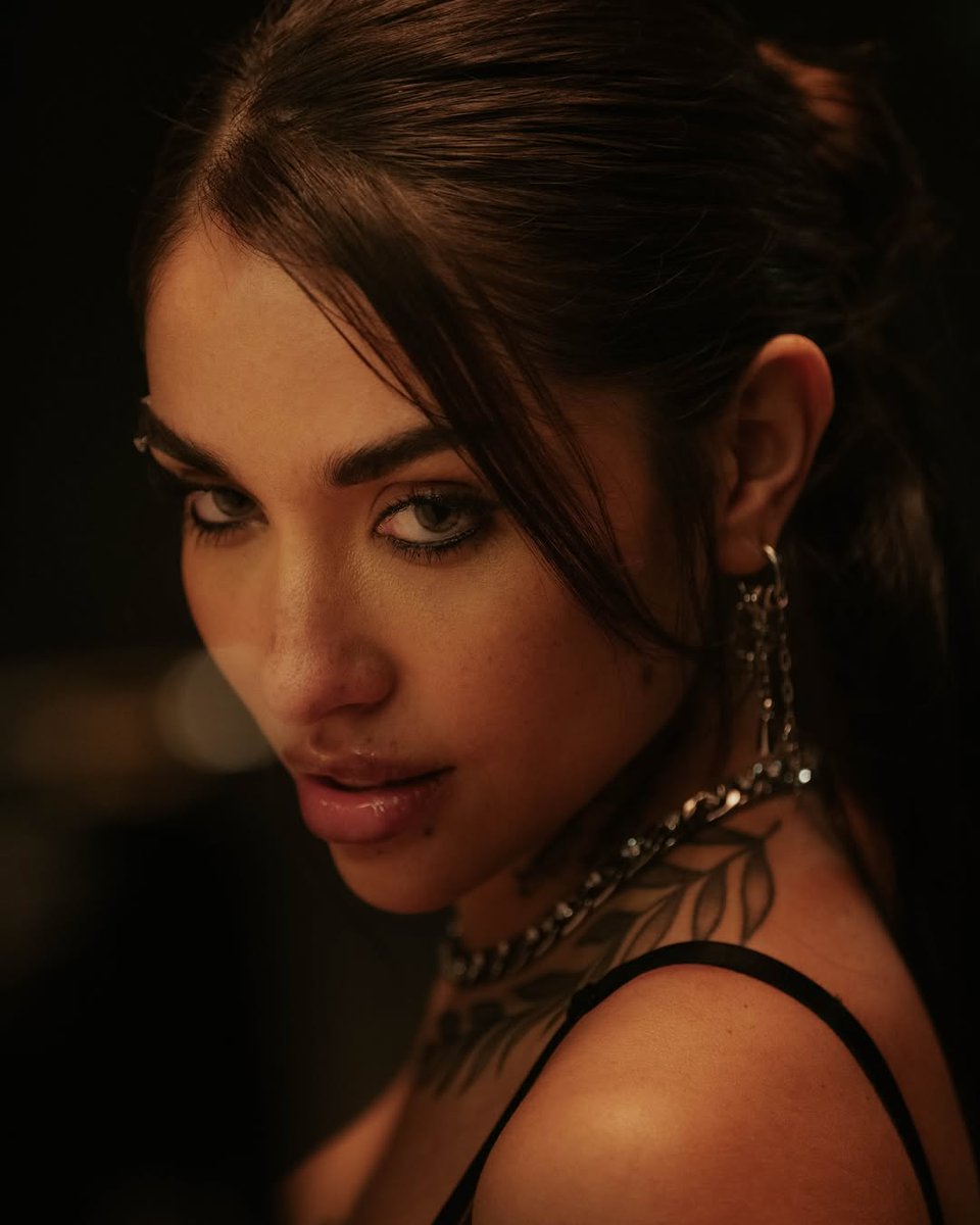 y algunos de acá tienen el tupe de llamarla fea🙏🙏🙏🙏