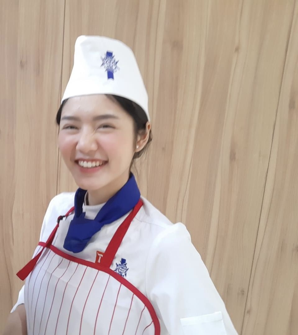 fairylmsy's tweet photo. I found an old pic of lookmhee, she’s so adorable here🤏🏻😂

#LMlookmhee 
#LMSY https://t.co/X9QEzBRjbE