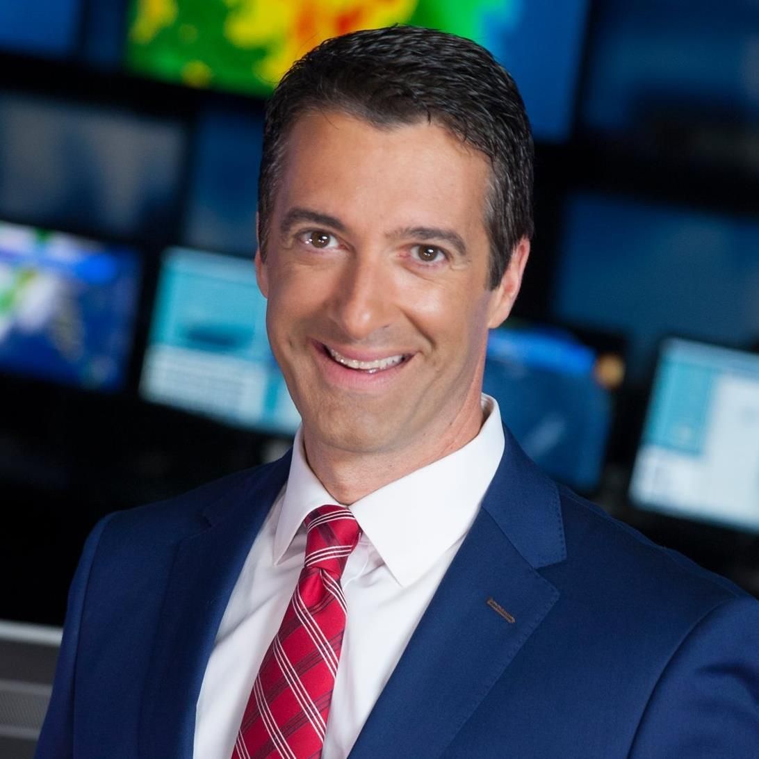 TMainolfiWESH's tweet image. Tracking evening showers and storms, building heat and the latest on #Invest93 headed to #Louisiana #WESHwx 

facebook.com/TMainolfiWESH/…