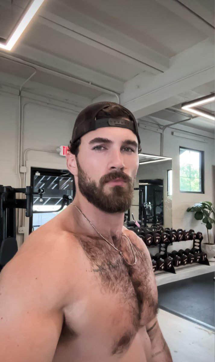 Kaiser_Derek30's tweet photo. Treino de hoje está finalizado, agora seria ótimo alguma companhia para um cárdio, o que me diz? https://t.co/aQCX7C2RG9