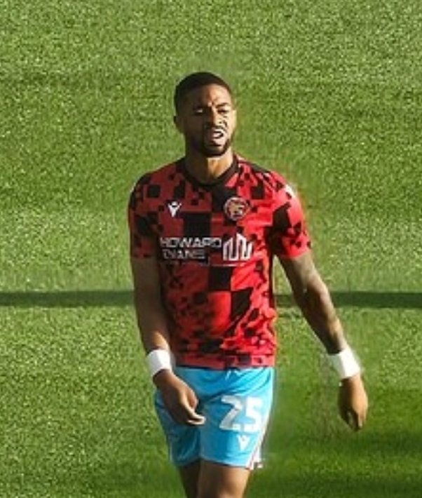 WFCBagnall's tweet image. Second trialist possibly QPR midfielder Elijah Dixon-Bonner? #saddlers #qpr