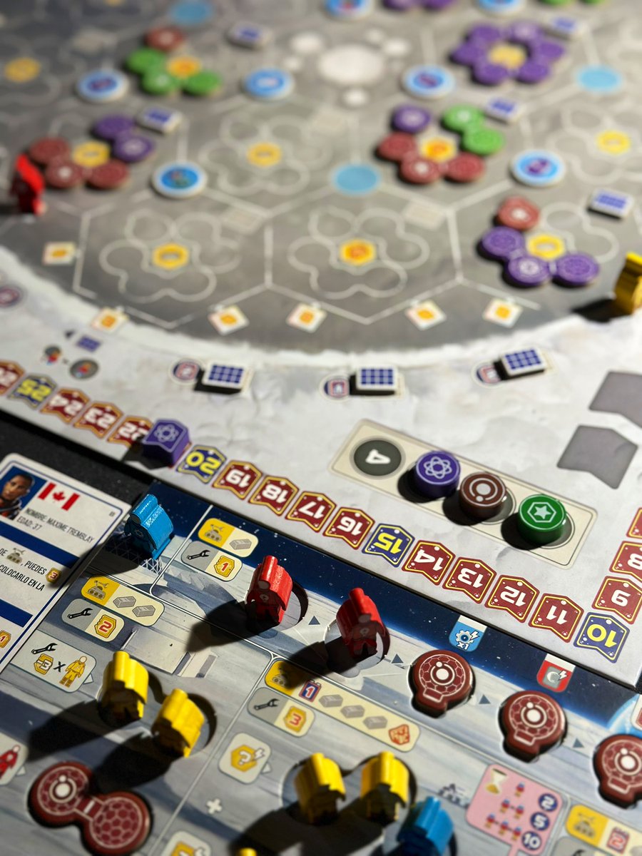 RedCodeGames's tweet image. Partida en multi con las corporaciones básicas. Me sigue pareciendo un juego sencillo de reglas pero que masterearlo y sacarle chicha a todo tiene su complicación. Muchas ganas de seguir dándole partidas y seguir explorando opciones.
🎲 Shackleton Base